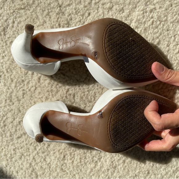 XX SOLD XX Jessica Simpson white d’orsay heels sz 6.5 - Picture 6 of 6